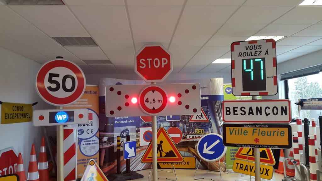 Panneaux de signalisation lumineux - Decaudin signalisation
