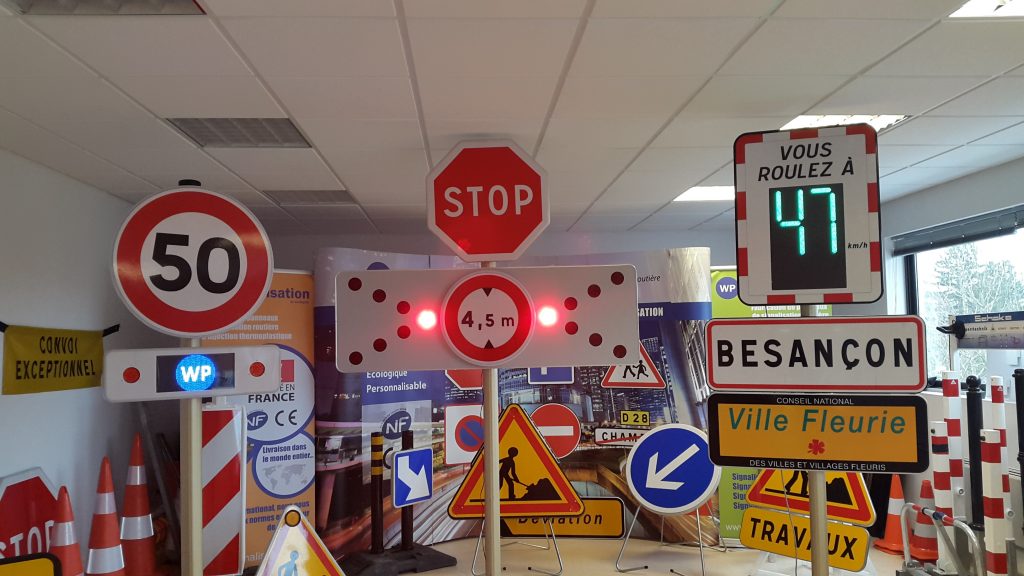 Panneau de signalisation avec LEDS I Personnalisable